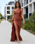 Scarlett | Ein-Schulter Satin Hochzeitsgastkleid