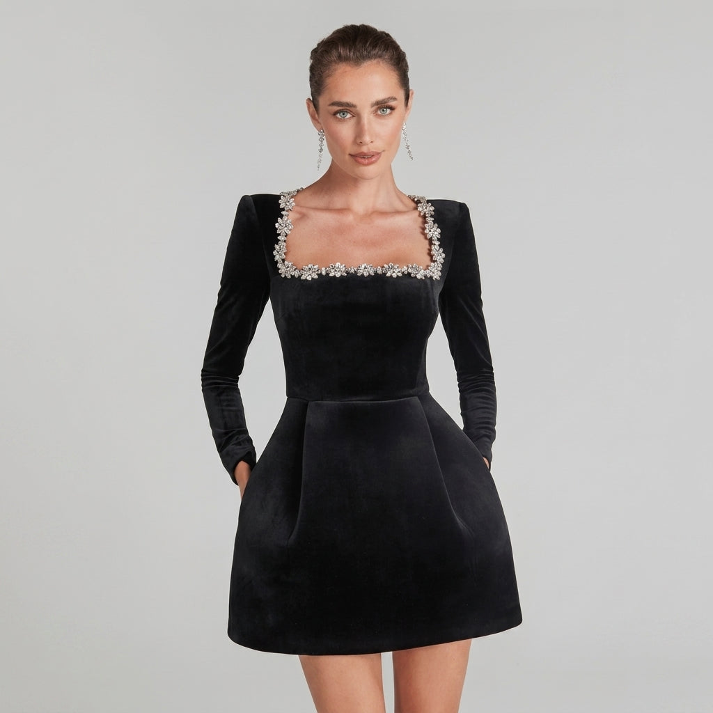 Matilda | Samt-Kleid mit quadratischem Ausschnitt für Hochzeitsgäste
