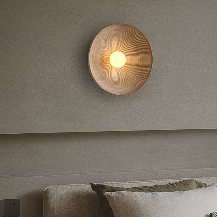 Minimalist LED Wall Light - Elegant Wooden Sconce for Modern Spaces 3
