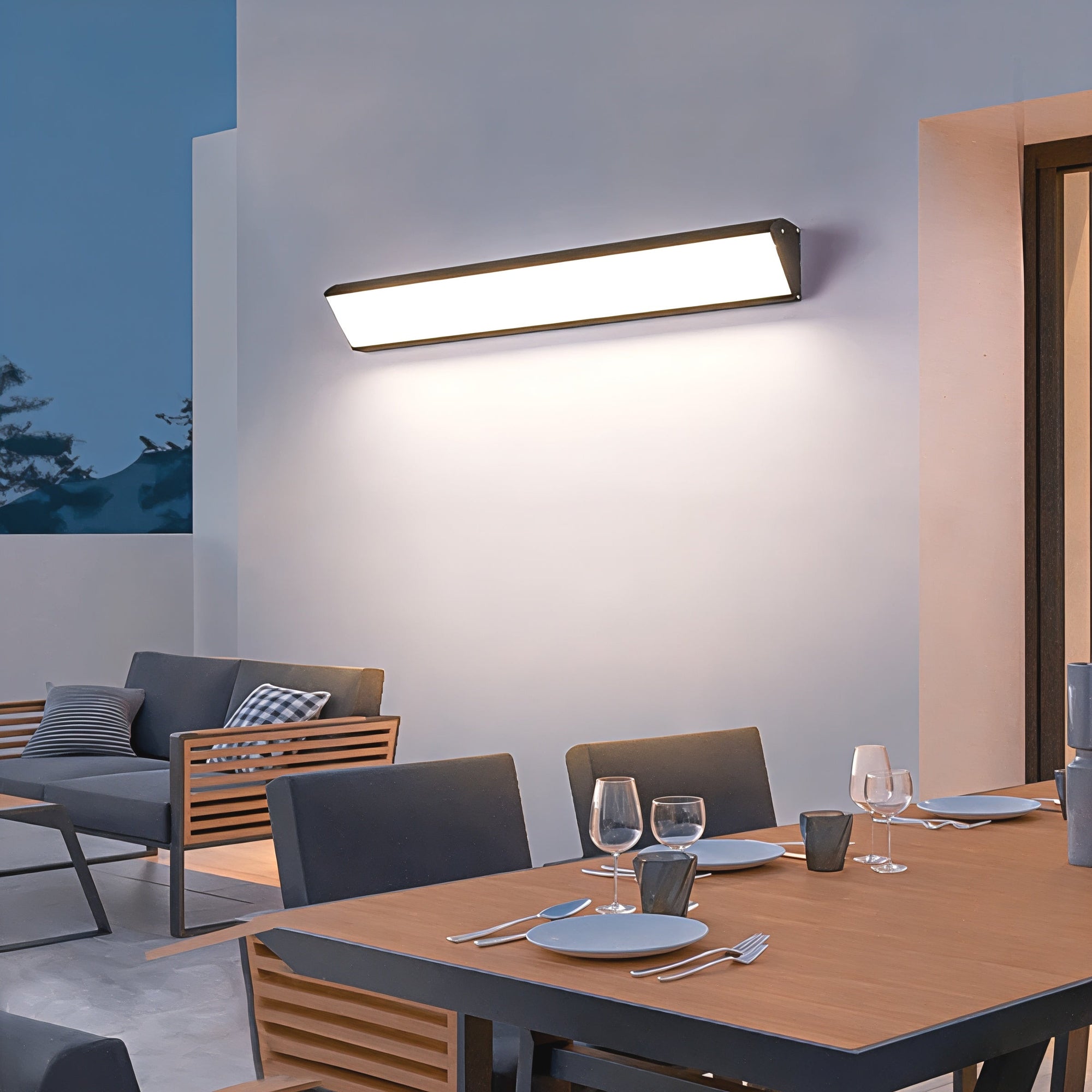 Modern Outdoor Wall Light - Weatherproof LED Aluminium Design 3