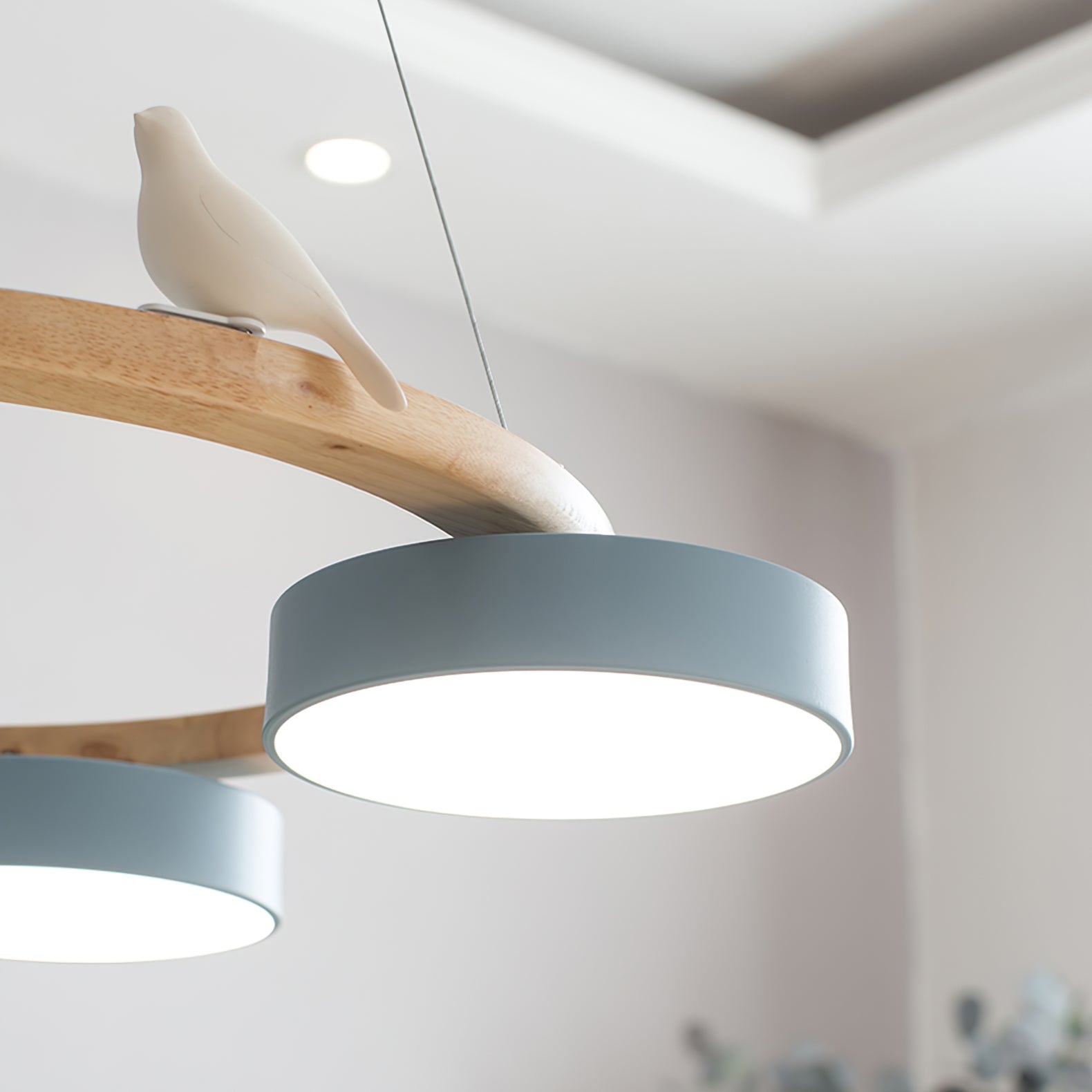 Nature-Inspired LED Chandelier - Adjustable Height &amp; Warm Illumination 3