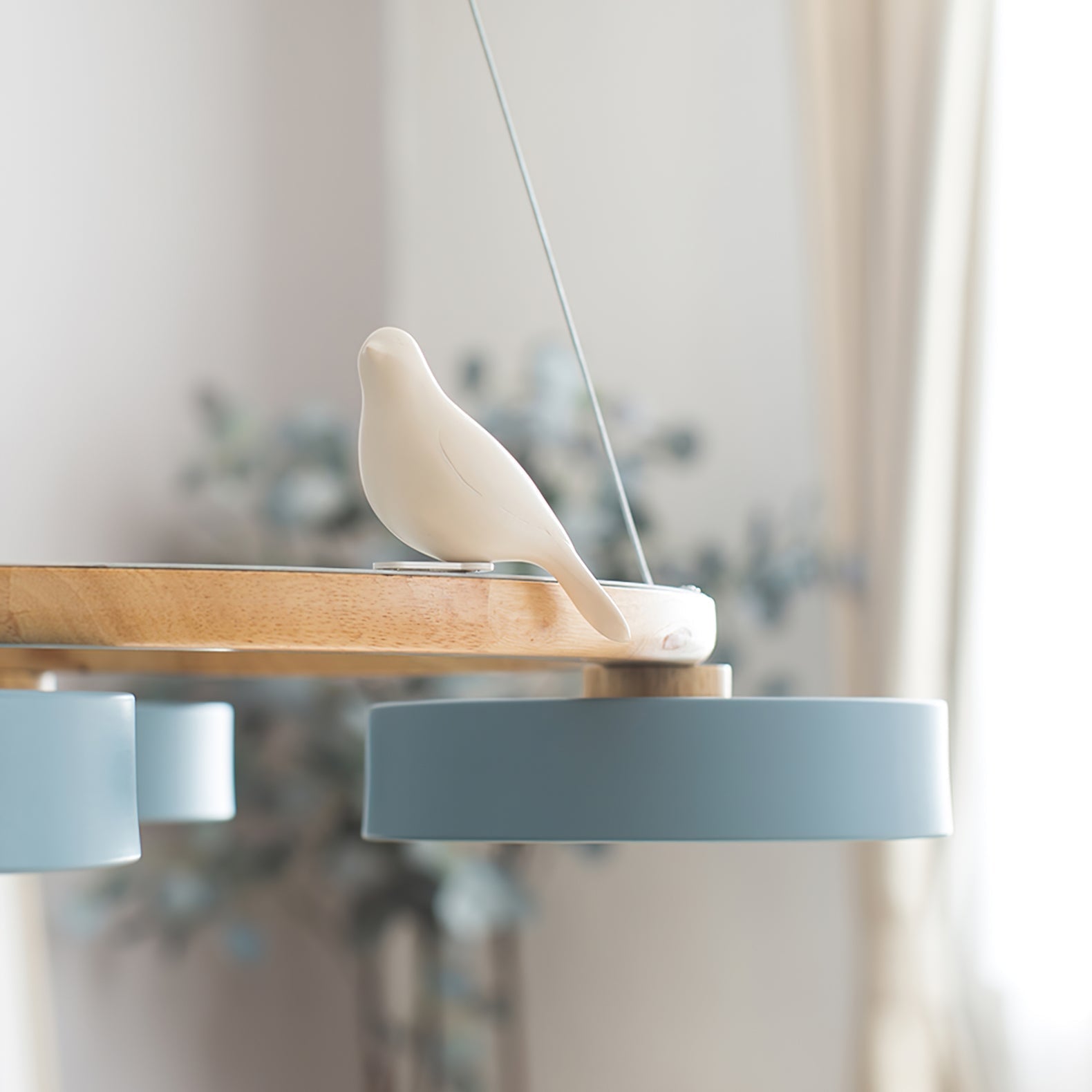 Nature-Inspired LED Chandelier - Adjustable Height &amp; Warm Illumination 4